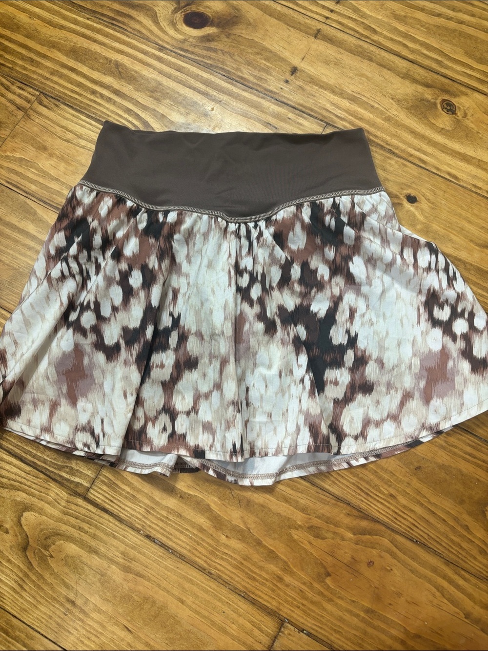 Offline by Aerie Brown Patterned Tennis Skort Size Medium